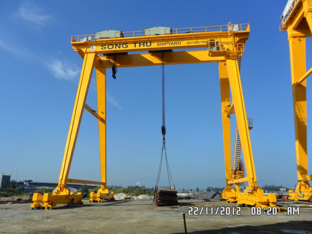 GANTRY CRANE – SONG THU SHIPYARD - Vinalift