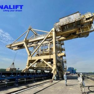 CẨU GẦU NGOẠM BỖC THAN