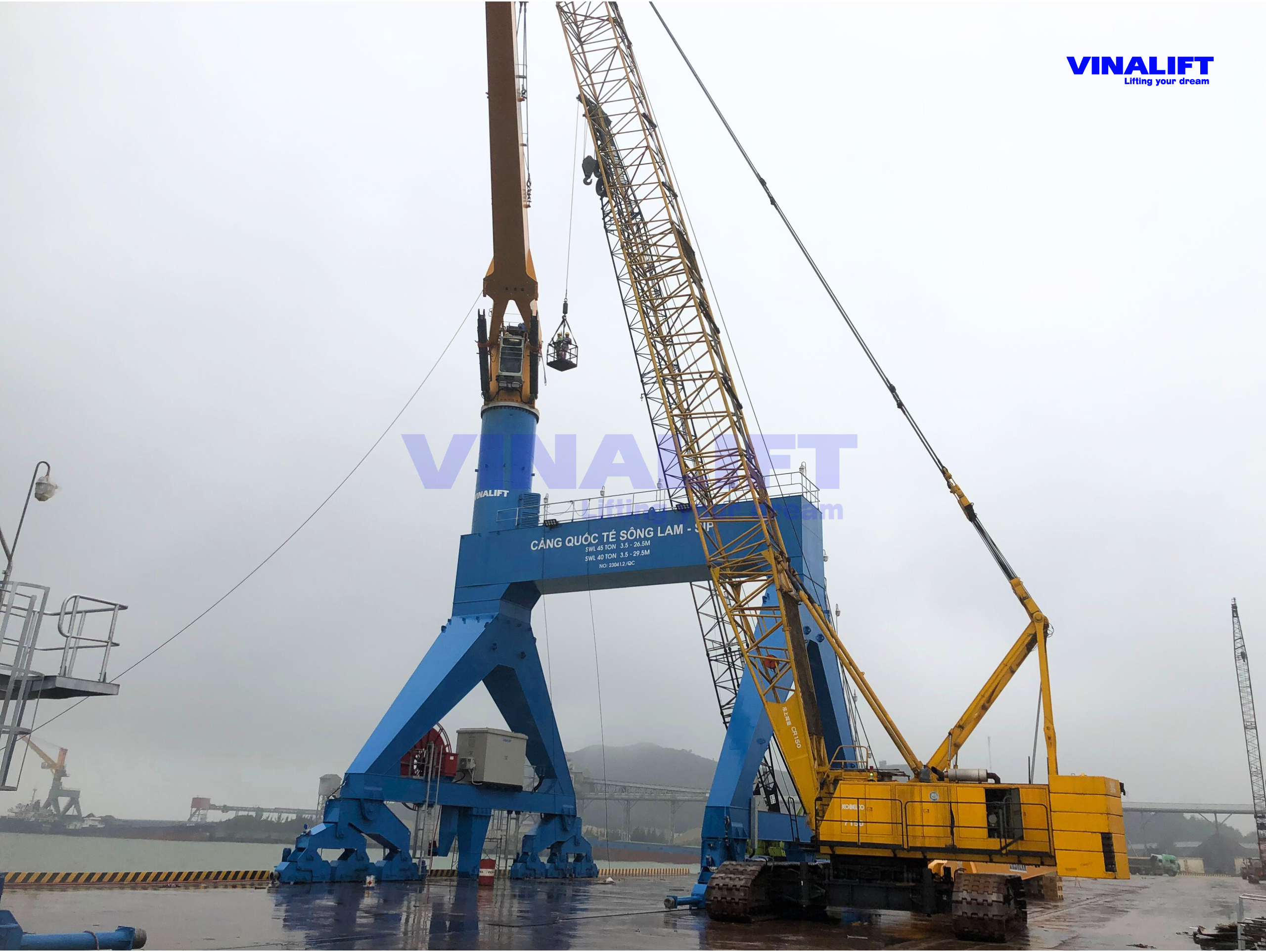 port handling crane at Song Lam International Port