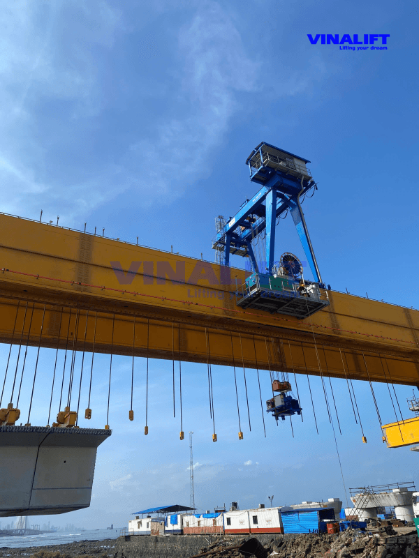 Vinalift gantry crane - 160 ton