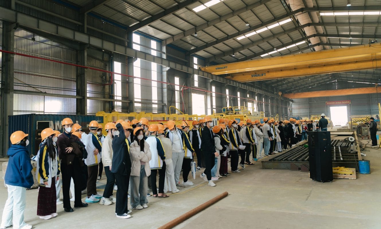 tham quan nhà máy vinalift