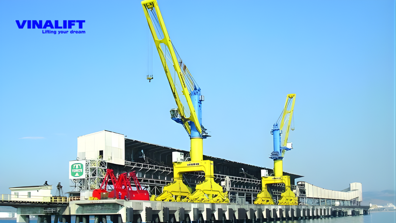 Cẩu Liebherr CBG 310 đa năng trong các ứng dụng cảng biển