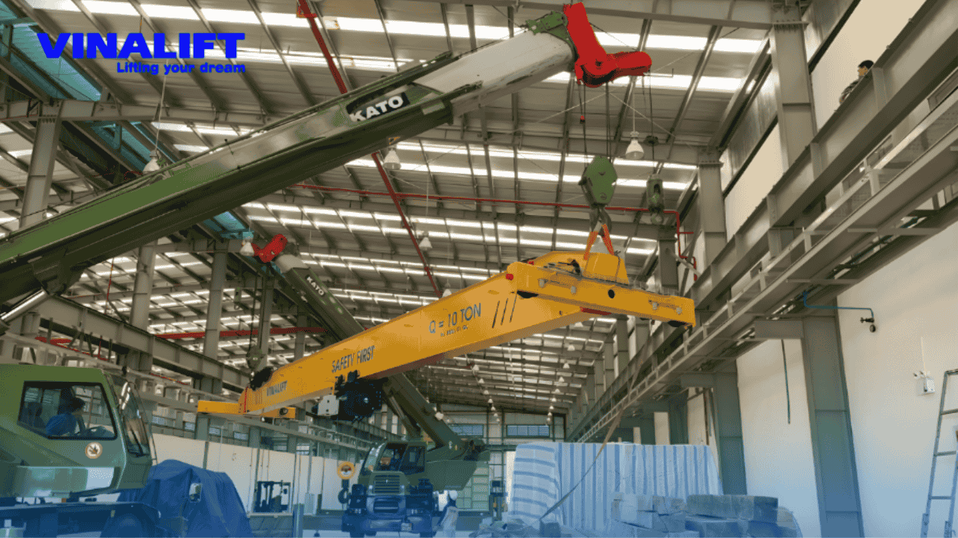 Hình ảnh cầu trục một dầm dạng treo trong một nhà xưởng