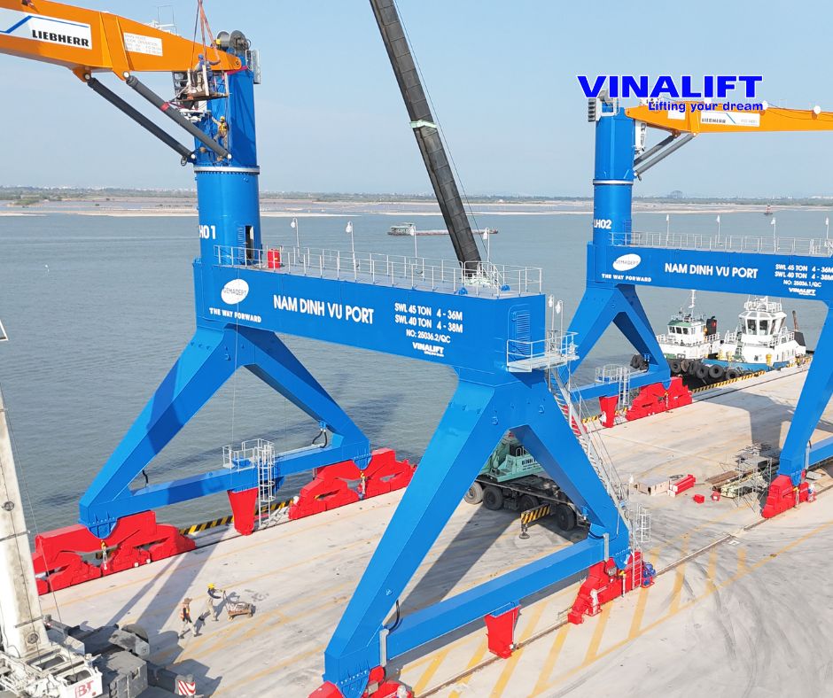 Cẩu chân đế Cảng Nam Đình Vũ – Dự án tiêu biểu do VINALIFT thực hiện