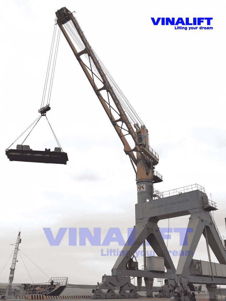 Cẩu Chân Đế Cố Định Liebherr CBG 300