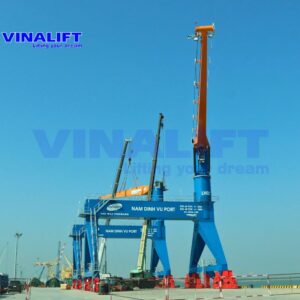 2 bộ cẩu chân đế chạy ray tại Cảng Nam Đình Vũ