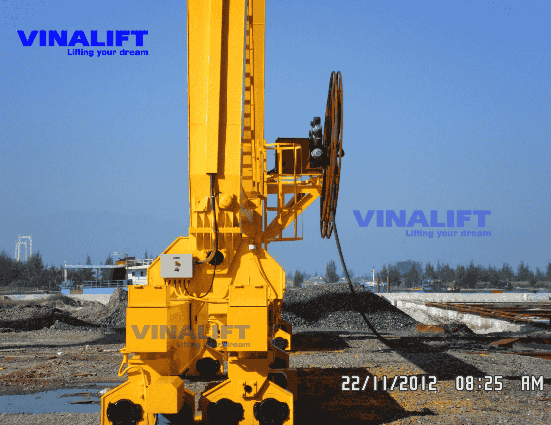 Cơ Cấu Di Chuyển Cổng Trục