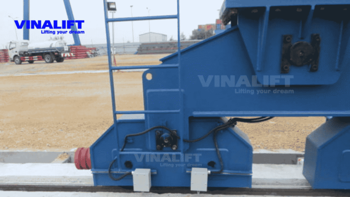 Cơ cấu di chuyển cổng trục dầm đôi VINALIFT
