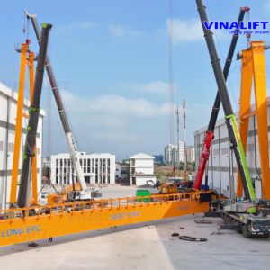 Toàn cảnh lắp dựng cổng trục 50/10 tấn tại bãi tổ hợp ngoài trời