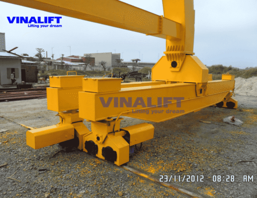 Cụm xe quay cổng trục