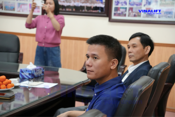 Lãnh đạo và cán bộ công nhân viên VINALIFT