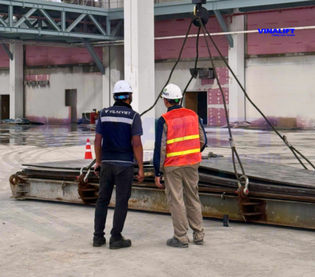 Kỹ sư VINALIFT làm việc trực tiếp với phòng thiết kế kết cấu của Tổng thầu Vilai Việt