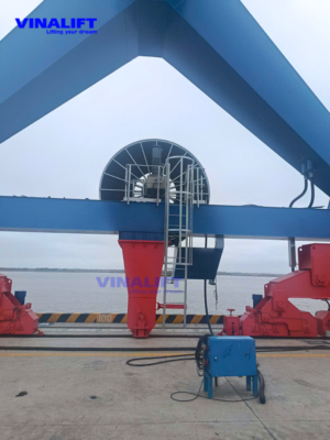 Tang cuốn cáp điện