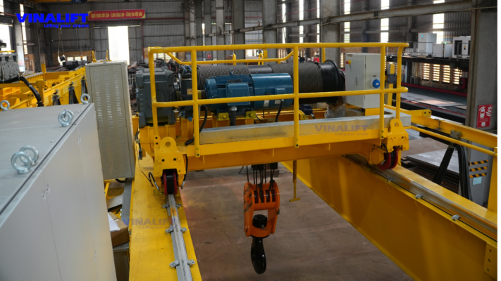 Xe con tích hợp cơ cấu nâng hạ