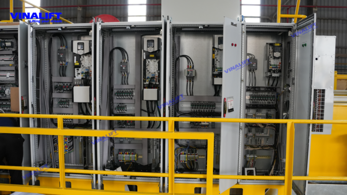 Tủ điều khiển cầu trục thông minh tích hợp công nghệ chống lắc tải