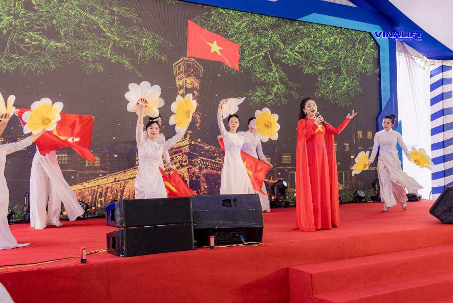 Tiết múc văn nghệ tại buổi lễ