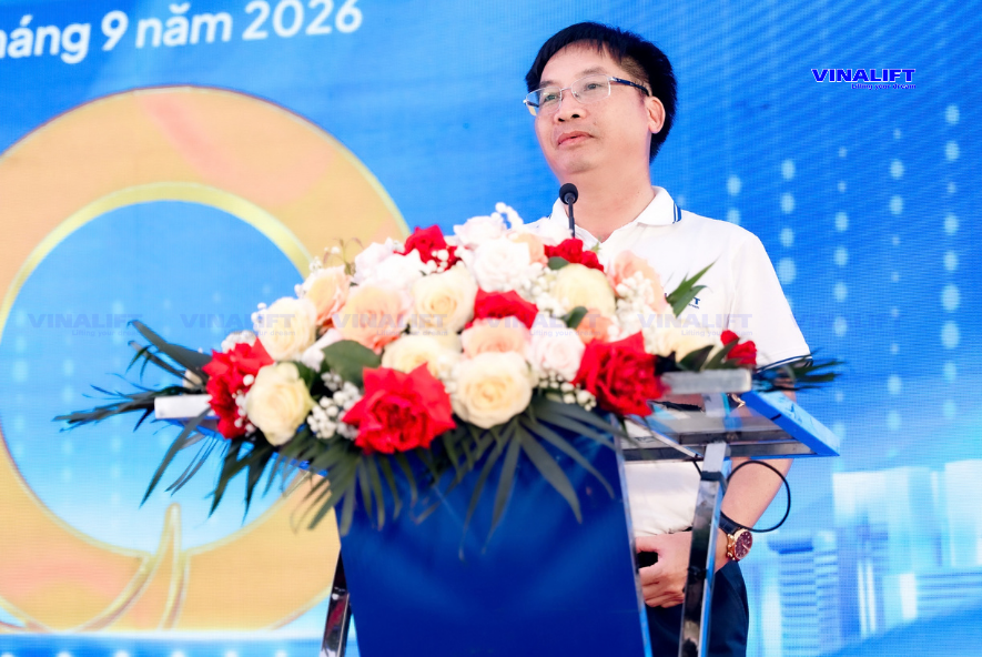 Ông Trần Văn Tuấn - Chủ tích VINALIFT phát biểu trong buổi lễ kỷ niệm 20 năm thành lập